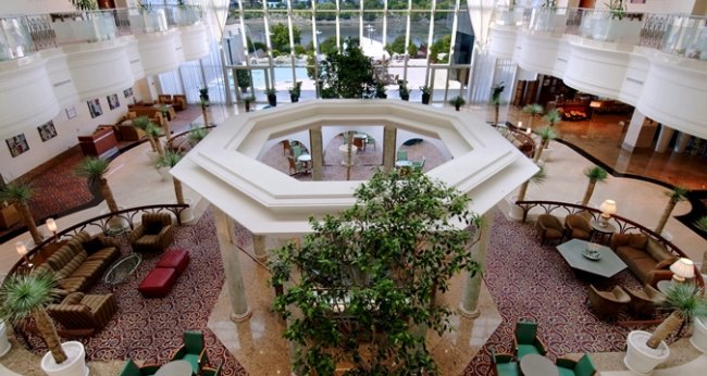 Холл отеля Adana HiltonSA