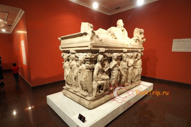 Саркофаг Домития