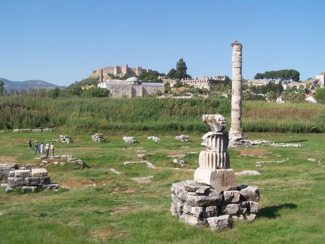 Остатки храма Артемиды в Эфесе