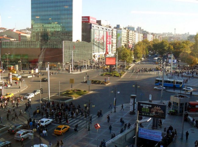 Площадь Кызылай в городе Анкара