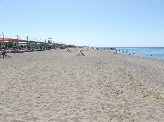 Пляж в поселке Кизилот