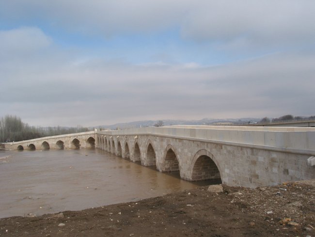 Мост Eğri köprü
