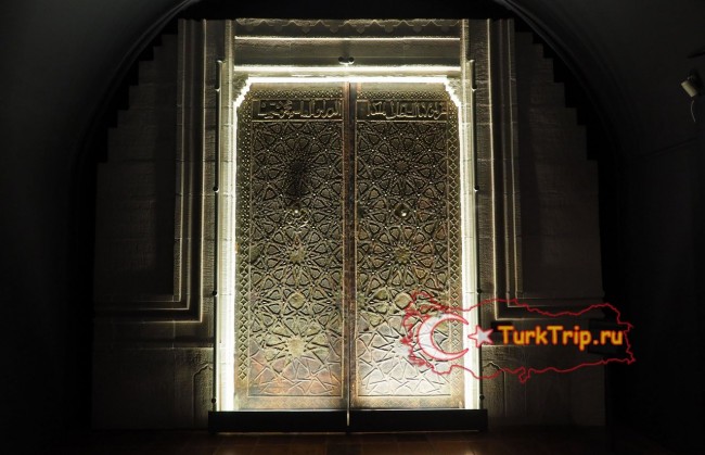 Дверь Большой мечети из Джизре
