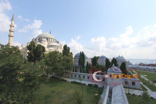 Мечеть Сулеймание, вид из парка Университет