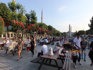 Площадь Султанахмет в Стамбуле