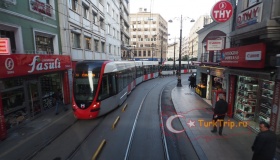 Трамвай маршрута Т1 в Стамбуле